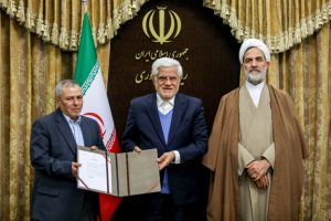 عارف: مچ گیری هنر نیست