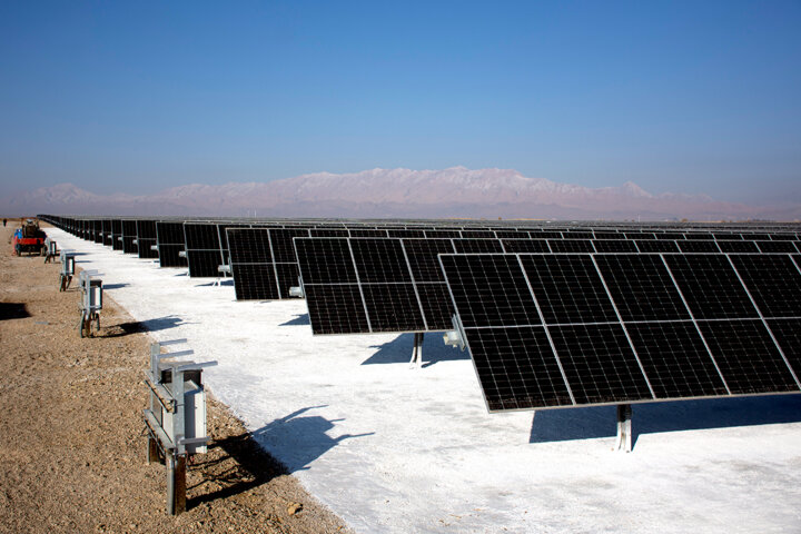 ظرفیت سمنان برای تبدیل‌شدن به قطب نیروگاه‌های انرژی‌های خورشیدی کشور – جمهورآنلاین