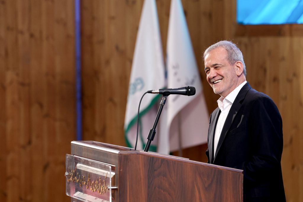 ایران شایسته بهترین‌هاست/ باید با همدلی آینده‌ای بهتر بسازیم – جمهورآنلاین