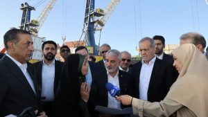 دکتر پزشکیان از بخش‌های مختلف فاز اول بندر شهید بهشتی چابهار بازدید کرد – جمهورآنلاین