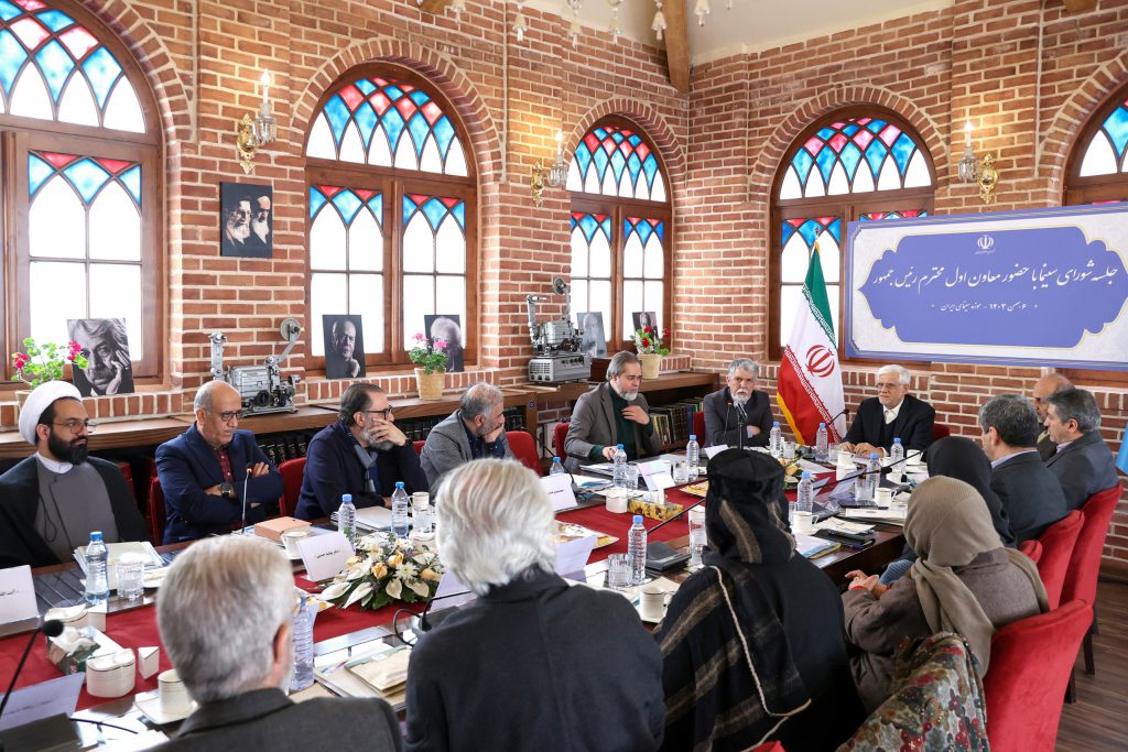 دکتر عارف: هنر و هنرمندان پایه تعالی، فرهنگ و رشد ایران هستند – جمهورآنلاین