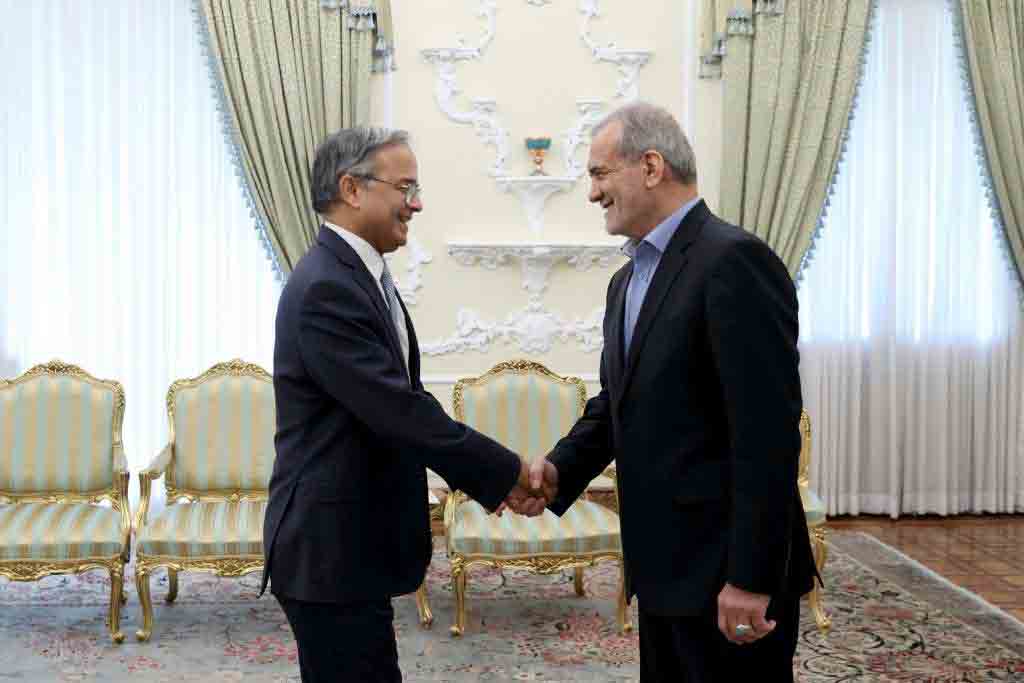 اکو بستر مناسبی برای همگرایی و تعاملات میان کشورهای اسلامی است – جمهورآنلاین