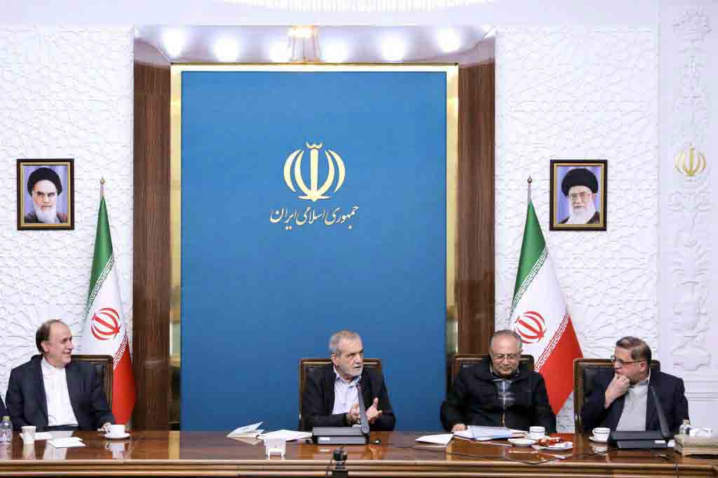 تغییر آدم‌ها مشکلی را حل نخواهد کرد – جمهورآنلاین