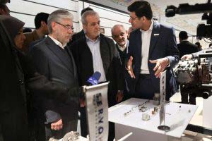 بازدید و رونمایی دکتر پزشکیان از ۱۲ محصول دانش‌بنیان – جمهورآنلاین
