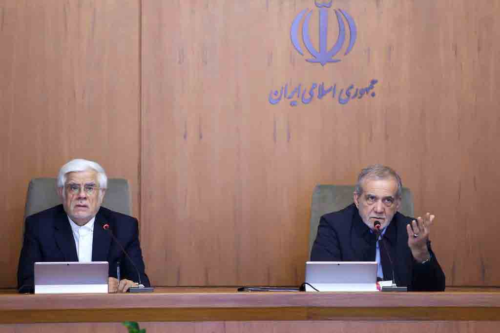 اراده جدی دولت در پیشبرد برنامه توسعه زیرساخت‌های تولید برق خورشیدی – جمهورآنلاین