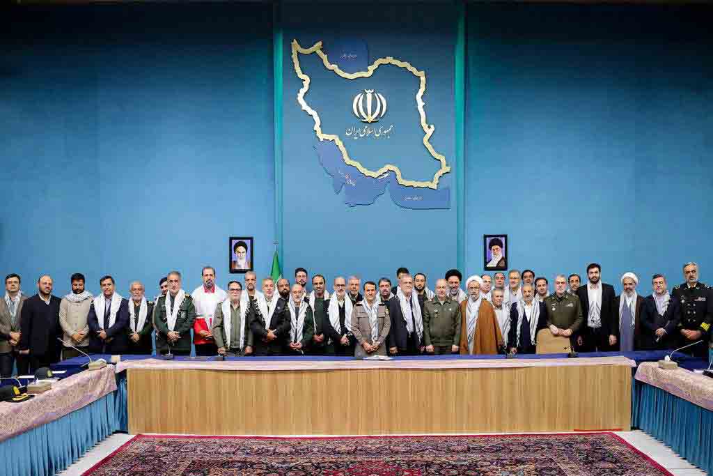 قدردانی از خون شهدا با رفع مشکلات کشور و خدمت به مردم میسر است – جمهورآنلاین
