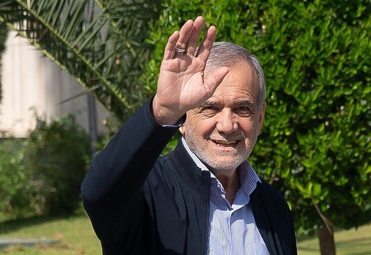 نامه‌ای به پزشکیان؛ مواظب این برگ برنده‌ات باش!