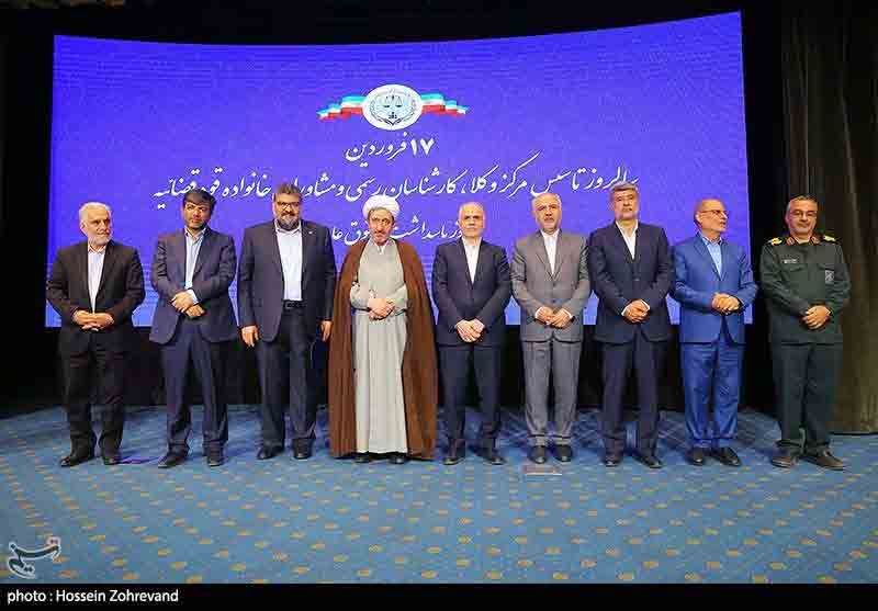 قرائت پیام تقدیر”سردار سلامی”از مرکز وکلا در همایش حقوق عامه – جمهورآنلاین