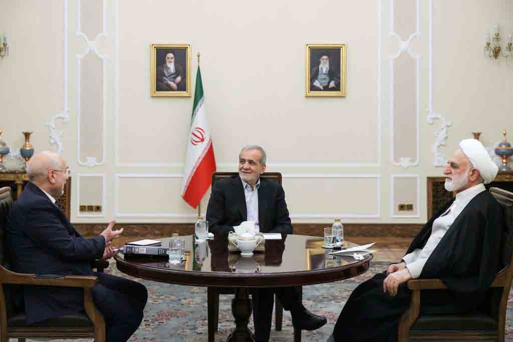 همدلی و عزم قوای سه‌گانه و بسیج همه ظرفیت‌ها و امکانات در راستای تحقق شعار سال – جمهورآنلاین