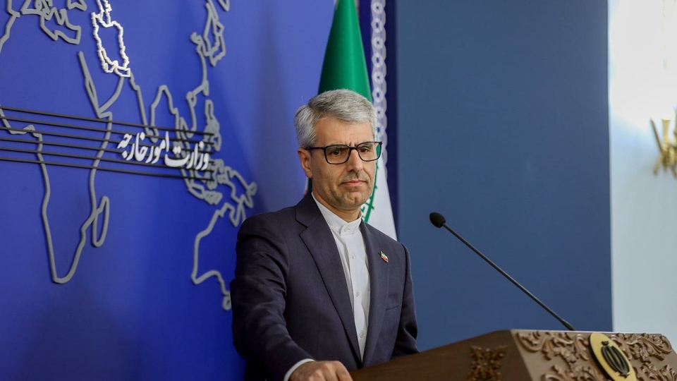 با چشمانی باز و کوله‌باری از تجربه‌های گذشته، گام برمی‌داریم – جمهورآنلاین