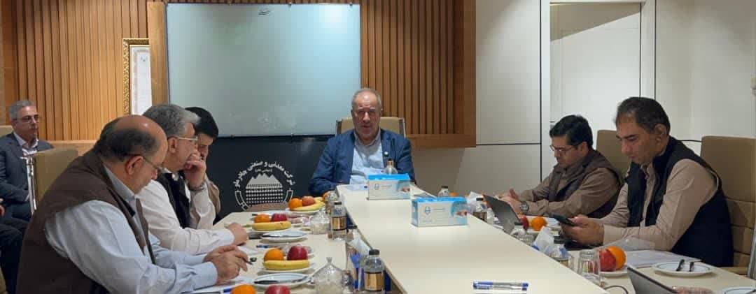 احداث ورزشگاه ده هزار نفری فوتبال چادرملو در اردکان – جمهورآنلاین