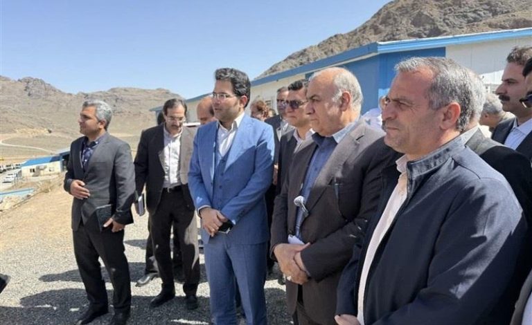 ریل‌گذاری راه‌آهن شهركرد - سفیددشت - مباركه با ریل ذوب آهن اصفهان