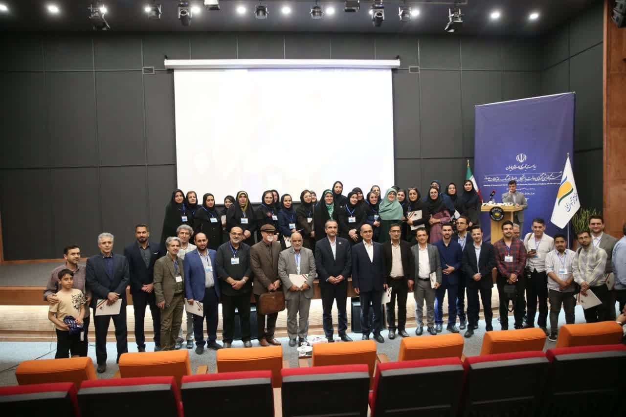 نشست هم‌اندیشی سخنگوی دولت با نخبگان و اهالی فرهنگ در منطقه آزاد انزلی برگزار شد