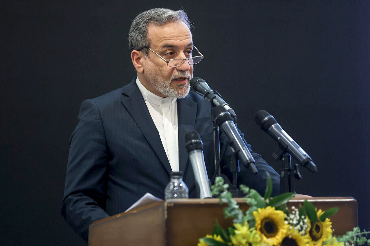 عراقچی خبرسازی رویترز را تکذیب کرد