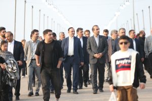 حسن ختام بازدیدهای روز اول دبیر شورایعالی مناطق آزاد: حضور در فاز تجارت، جشنواره “نقش و نغمه”منطقه آزاد انزلی و هم نشینی با كودكان خانه سبزاندیشان وطن