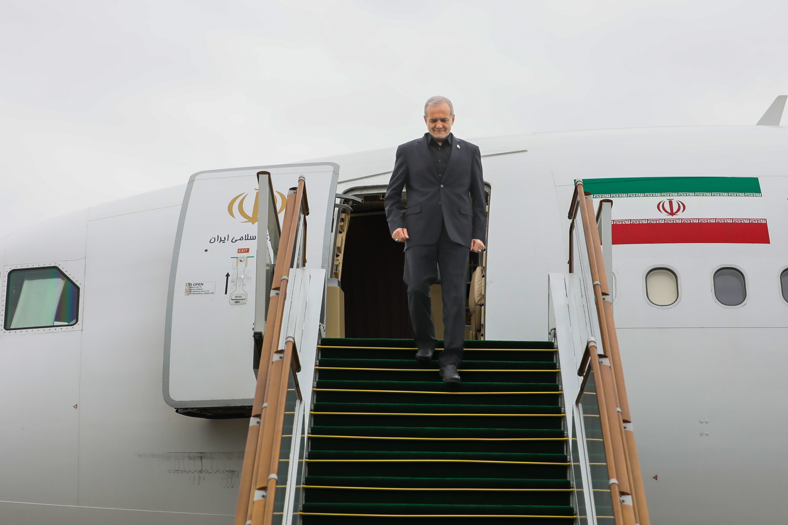 رئیس‌جمهور وارد شهر خانکندی جمهوری آذربایجان شد