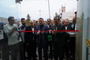 نخستین دفتر خدمات هوشمند مناطق آزاد در ارس افتتاح شد / اولین گردشگر خارجی کارت مناطق آزاد ایران را دریافت کرد – جمهورآنلاین