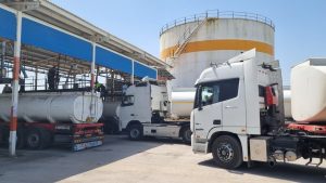 حرکت در مسیر پشتیبانی از بازار داخلی؛ ترخیص محموله روغن خام خوراكی از بندر كاسپین منطقه آزاد انزلی