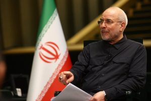 قالیباف: رهبر انقلاب مثل سال ۵۹ در اتاق جنگ بودند