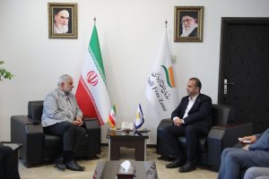 دیدار رئیس اتاق بازرگانی گیلان با مدیرعامل سازمان منطقه آزاد انزلی برگزاری نمایشگاه بین‌المللی فرصت‌های سرمایه‌گذاری و توانمندی‌های صادراتی استان گیلان در دستور كار قرار گرفت