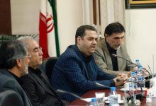 به گزارش پول و اعتبار: در مراسمی با حضور  توسلی امور شرکت‌ها و نها‌های مالی بانک کشاورزی، سید حمید سیدی عضو هیأت مدیره بانک کشاورزی، آرش جهانگیرزاده مدیرعامل شرکت مهر۷۸، نصرالله انصاری مدیرکل حراست بانک کشاورزی، علی‌اکبر افخمی به عنوان مدیرعامل بزرگترین زنجیره تولید تخم مرغ کشور معرفی شد و از خدمات علی تقوی‌فر تقدیر به عمل آمد.