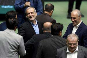پزشکیان کار درستی کرد، لایحه فضای مجازی ایرادات زیادی داشت – جمهورآنلاین