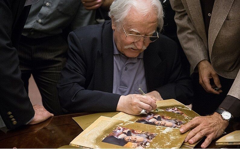 فرشچیان یکی از نوادر نگارگری معاصر بود – جمهورآنلاین