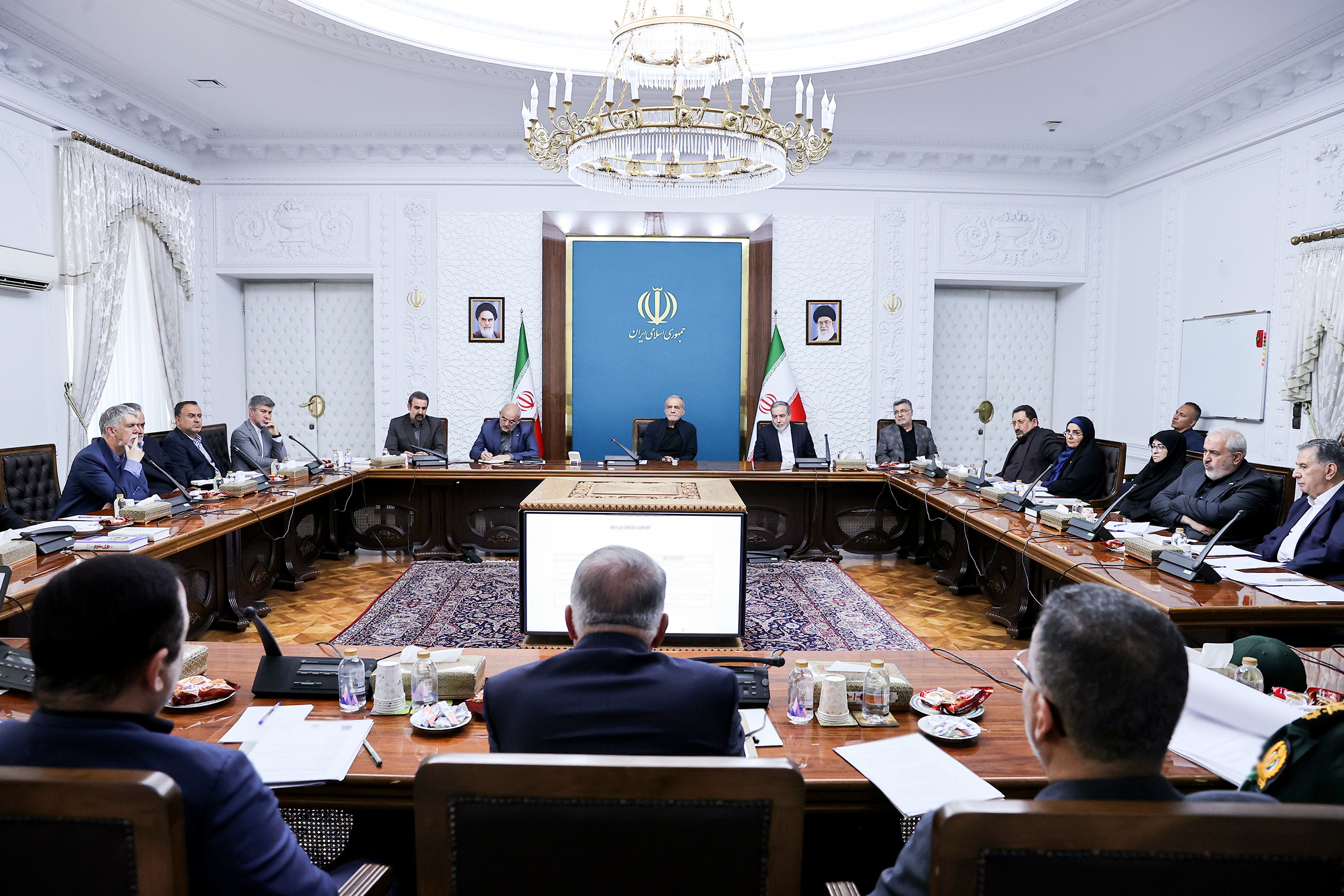 تسهیل فعالیت بخش خصوصی واجرای توافقات، محوراصلی سفربه ارمنستان و بلاروس است – جمهورآنلاین