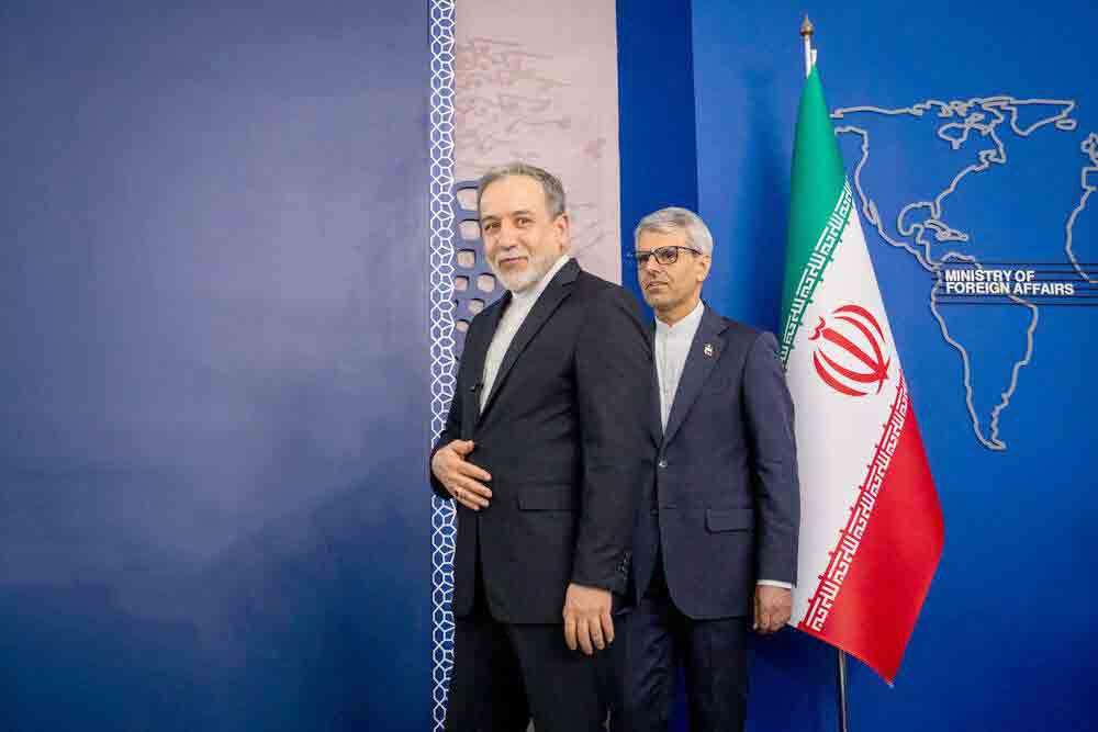 روزی که صداوسیما بمباران شد، فکر می‌کردند صدای ایران قطع شود، اما برعکس شد – جمهورآنلاین