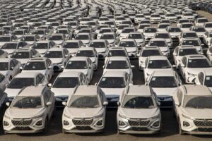 سهم ۱۰ درصدی خودروهای وارداتی از بازار/ درخواست ۲۷۰ شرکت برای واردات