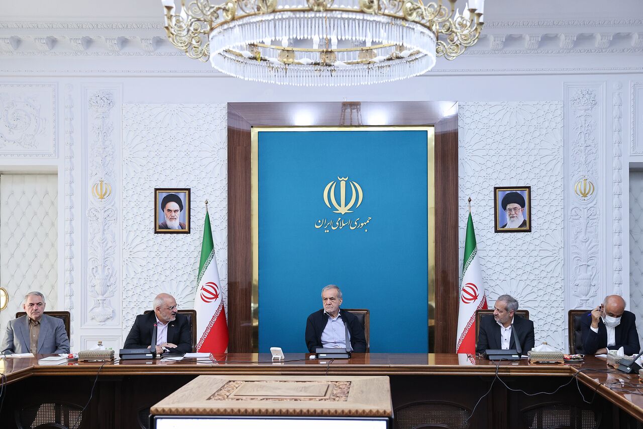 پزشکیان: برای آموزش موثر باید از فضاهای آموزشی، ورزشی و فرهنگی به صورت هم‌افزا بهره گرفت – جمهورآنلاین