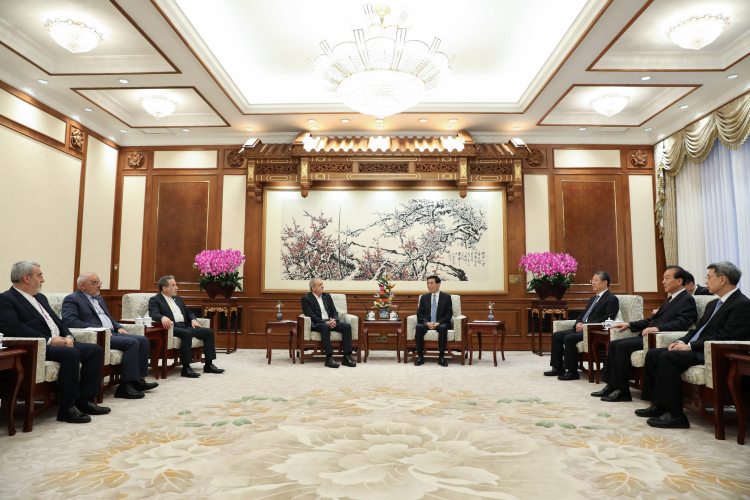 بایددربرابر زورگویی کشورهایی که خواهان روابط دوستانه ایران وچین نیستند،ایستادگی کرد – جمهورآنلاین