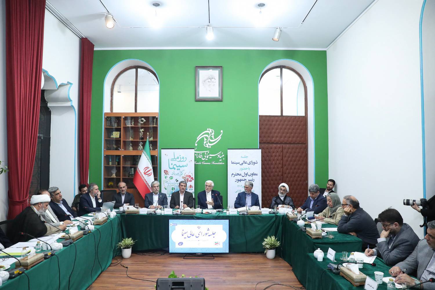 وزارت ارشاد اسلامی زمینه بازگشت هنرمندان ایرانی خارج ازکشور را به داخل فراهم کند – جمهورآنلاین