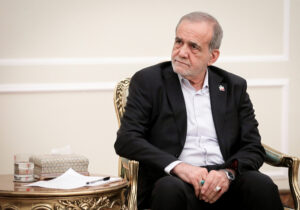 حرف ما بادنیا این که ما باکسی دعوانداریم، ولی در برابر فشار وتحریم نیز تسلیم نخواهیم شد – جمهورآنلاین