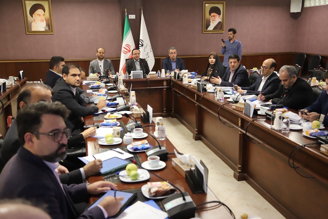 با حضور رضا مسرور؛ نشست هم‌اندیشی بورس بین‌الملل مناطق آزاد با حضور سهامداران داخلی برگزار شد