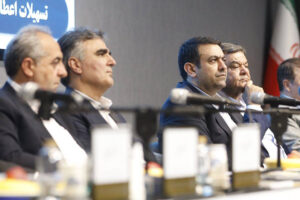 تاکید نجارزاده بر بهبود معیشت کارکنان بانک‌ها – جمهورآنلاین