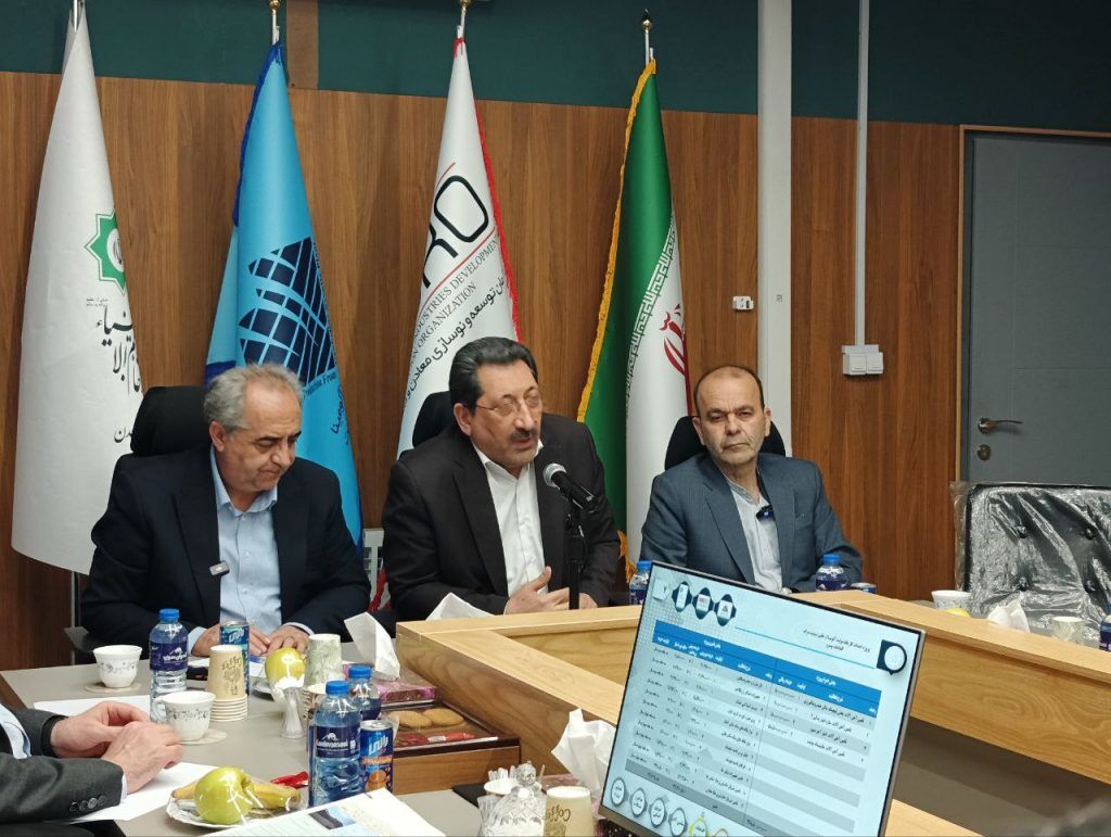 وزیر صمت خواستار تسهیل اجرای پروژه‌های تولیدی در آذربایجان شرقی شد