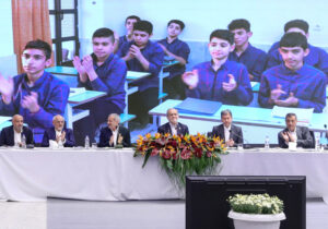 اگر تهدیدهای خارجی ما را نگران نمی‌کند به دلیل تکیه بر انسجام و اراده جمعی مردم است