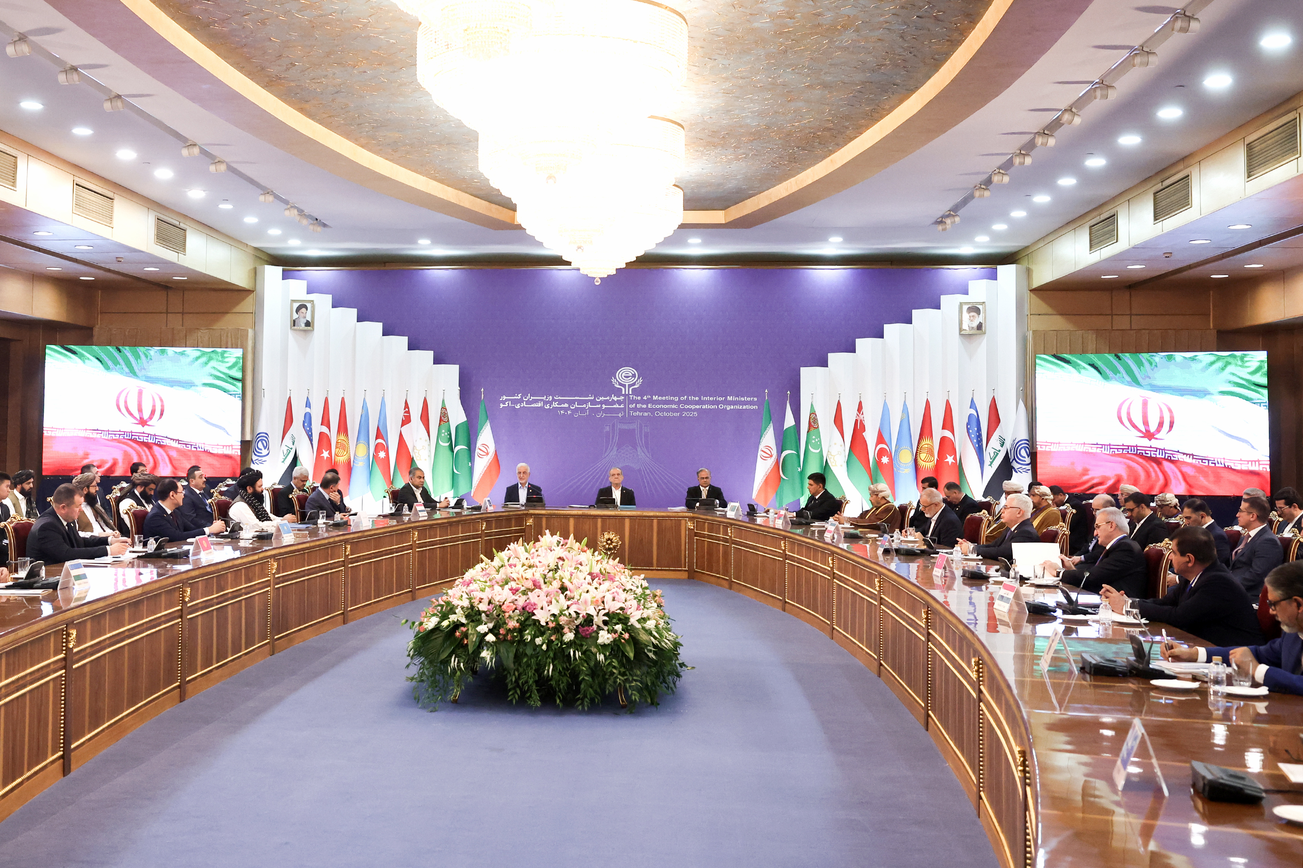 وزارتخانه‌ها نقش بی‌بدیلی در تأمین پیش‌نیازهای توسعه روابط اقتصادی و منطقه‌ای دارند