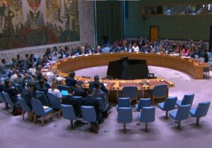 افزایش رفاه مردم راهکار مقابله با دسیسه دشمنان