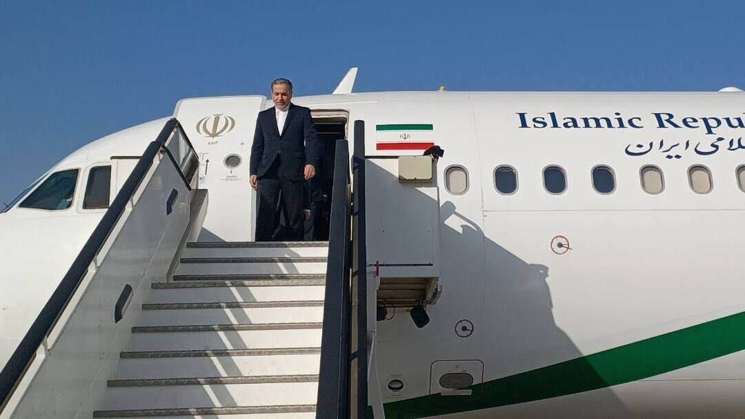 عراقچی وارد کامپالا شد