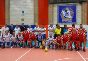 پیشکسوتان پرسپولیس و مدیران بانک تجارت به میدان رفتند