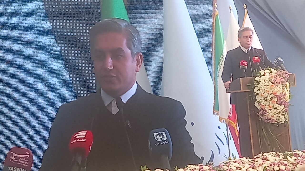 بهبود وضعیت راه‌های کردستان در اولویت باشد