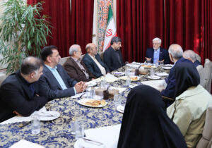 ارتباط دانشگاه و دولت باید تقویت شود