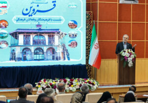 بسیاری از اختلافات ما به جای رقابت بر سر خدمت، بر سر جایگاه و صندلی است