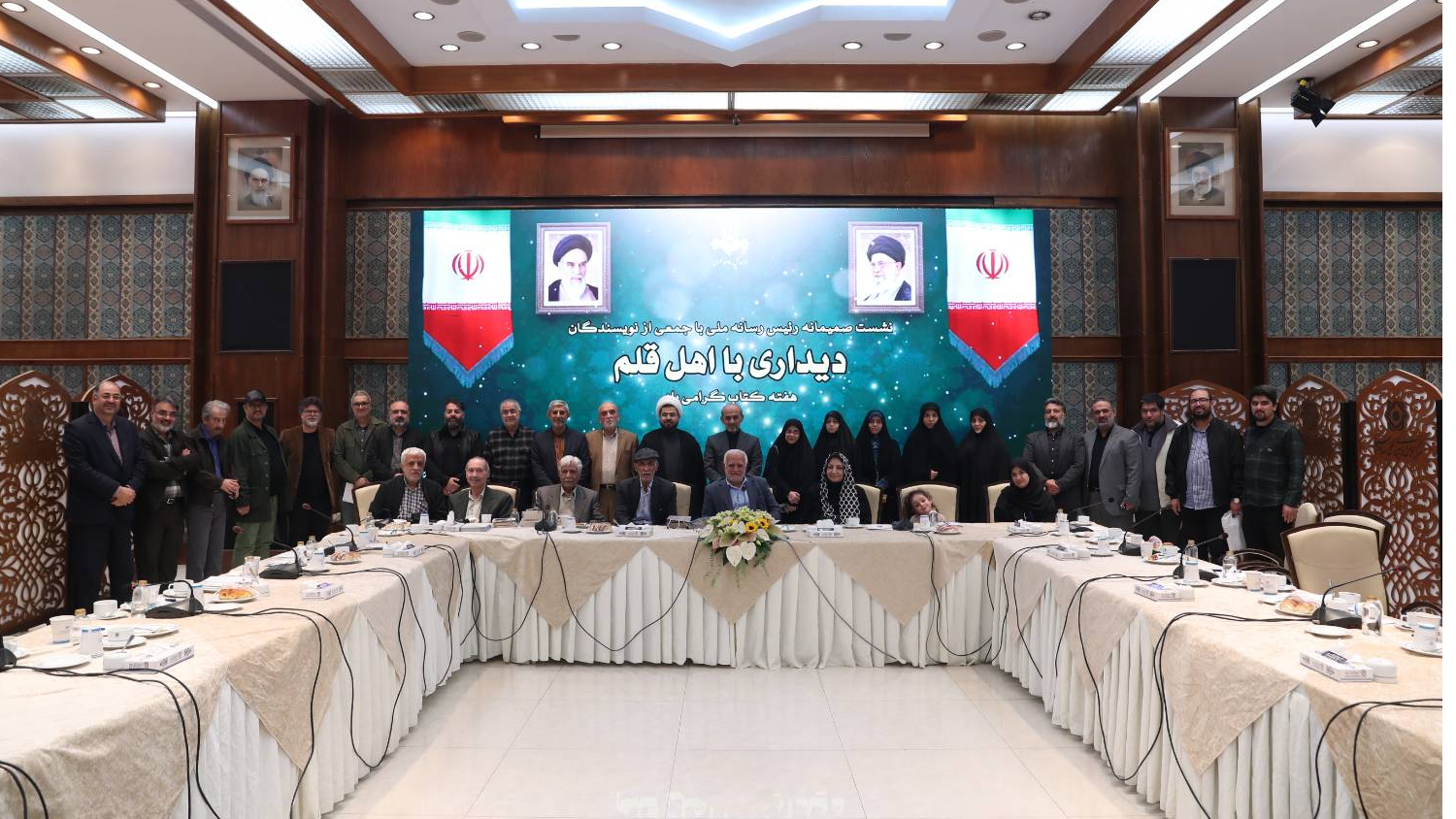 رئیس رسانه ملی: نویسندگان، موتور محرک برنامه‌سازی و روایت‌گر حقیقت‌اند