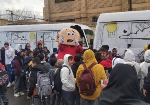 فعالیت کتابخانه‌های سیار در کوچه‌های تبریز