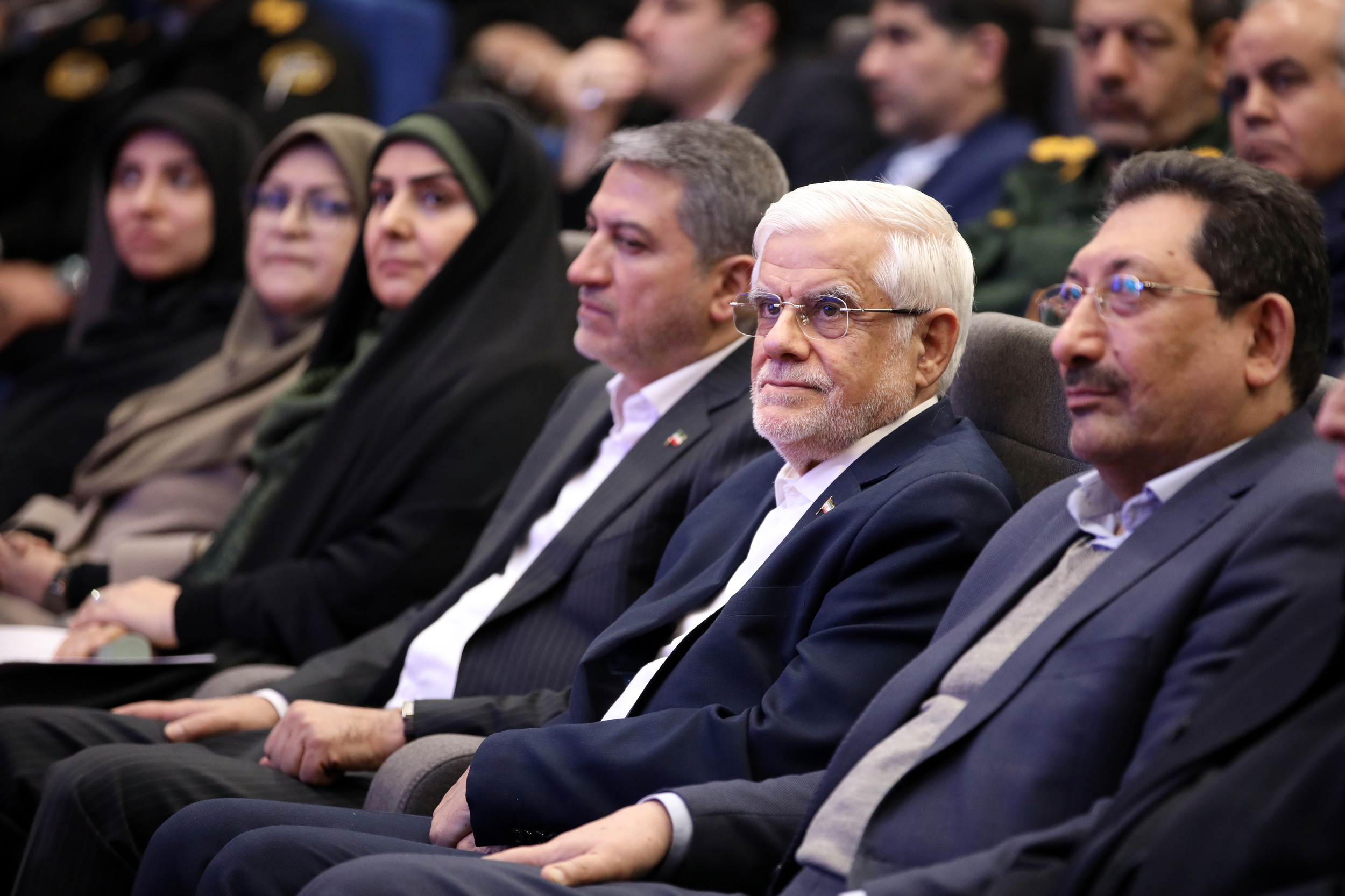 تعارفات را کنار بگذاریم؛ نادیده گرفتن حقوق مردم نابخشودنی است