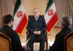 با قدرت تمام مشکلات، تحریم‌ها و فشارها را پشت سر خواهیم گذاشت