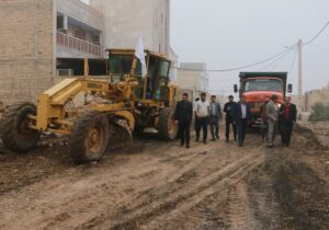 بازدیدمعاون عمرانی سازمان منطقه آزاداروند ازعملیات بهسازی وآسفالت ۳۰معبر کوی نیرو